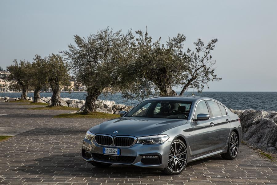  BMW 530d xDrive Sedan M Sport 2017 года  (WW) (фото 23 из 41)